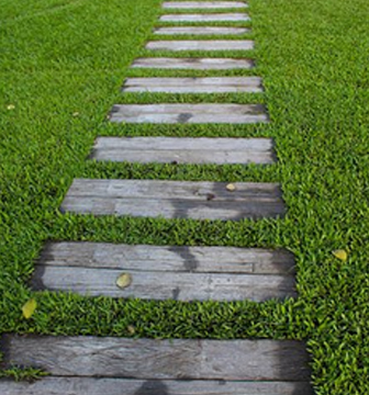 アーチの枕木通路